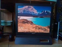 Sony. 17" ����