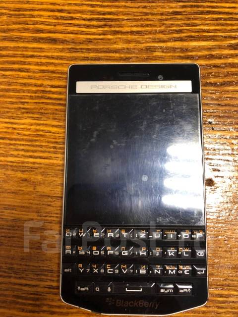 BlackBerry Porsche Design P�9981. �/�, 32 ��, �����������, ������, 3G, ���������, NFC ����