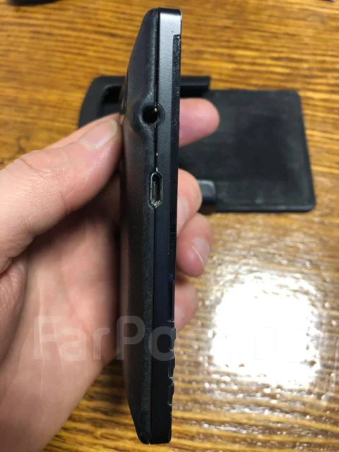 BlackBerry Porsche Design P�9981. �/�, 32 ��, �����������, ������, 3G, ���������, NFC ����