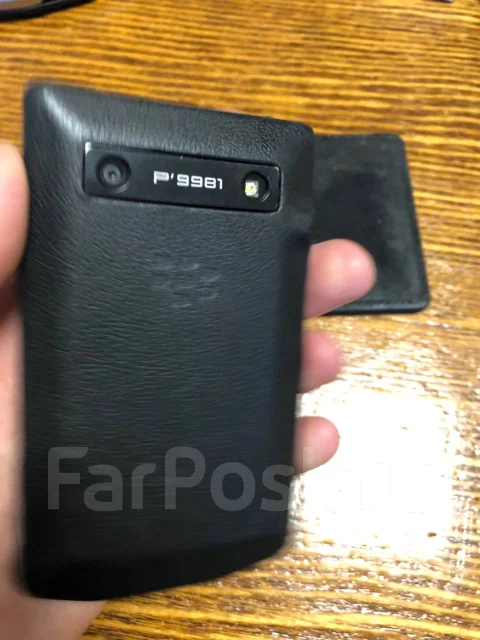BlackBerry Porsche Design P�9981. �/�, 32 ��, �����������, ������, 3G, ���������, NFC ����