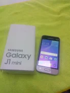 Samsung Galaxy J1 Mini. �/�, 8 ��, �����, 3G, Dual-SIM ����