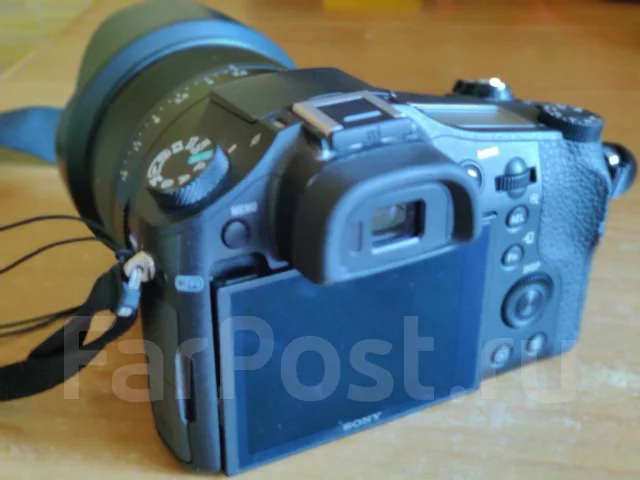 Sony Cyber-shot DSC-RX10. 20 � ����� ��, ���: 7� ����