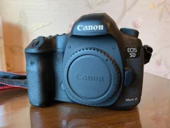 Canon EOS 5D Mark III Body. 20 � ����� ��, ���: 14� � ����� ����