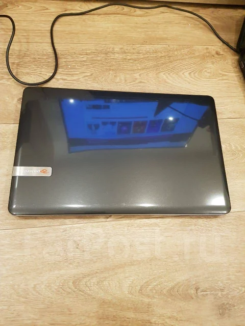 Packard Bell. 15.6", 2,3����, ��� 6 ��, ���� 320���, WiFi: 1, Bluetooth: 1, ����������� �� 4��. ����