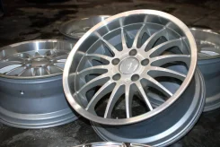 Breyton. 8.5/9.5x18", 5x120, ET13/19 ����