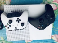 Microsoft Xbox One S ����