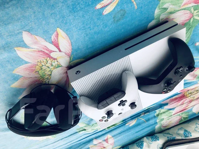 Microsoft Xbox One S ����