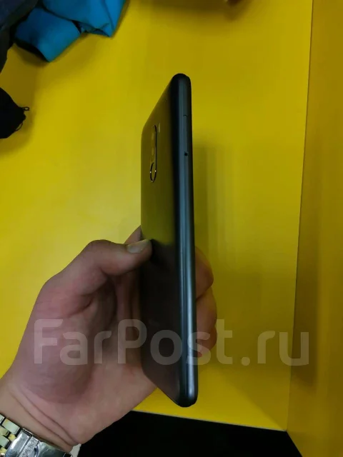 Xiaomi Pocophone F1. �/�, �����, 3G, 4G LTE, Dual-SIM ����