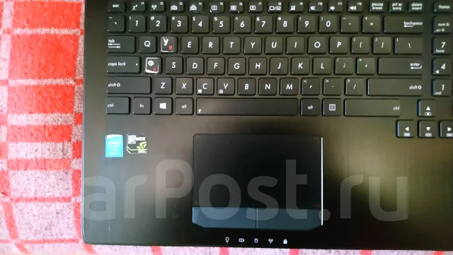 Asus ROG G750JW. 17", ��� 8 ��, ���� 1 000���, WiFi: 1, Bluetooth: 1 ����