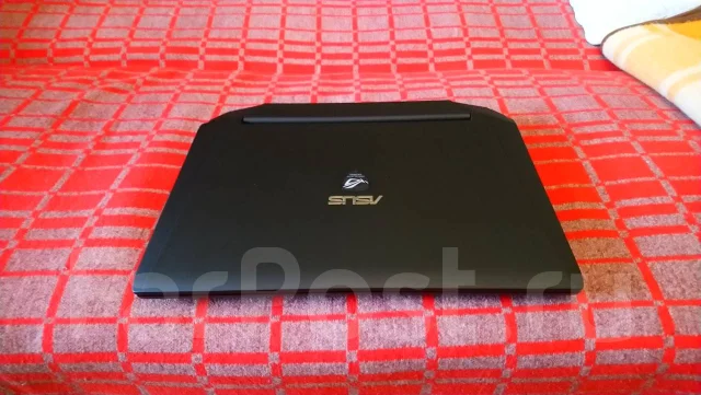 Asus ROG G750JW. 17", ��� 8 ��, ���� 1 000���, WiFi: 1, Bluetooth: 1 ����