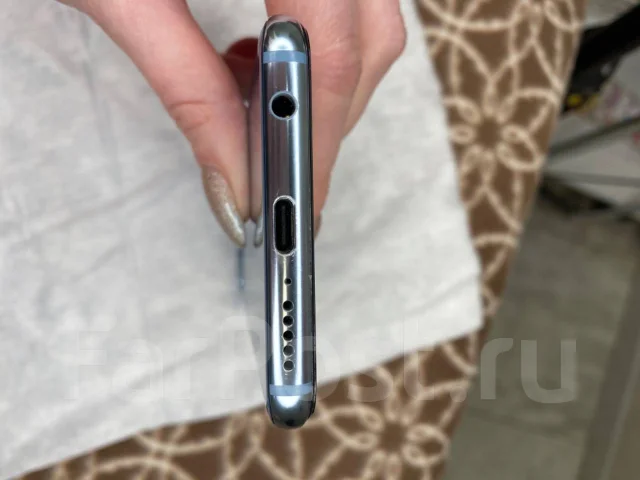 Honor 10. �/�, �����, 3G, 4G LTE, Dual-SIM, NFC ����