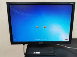 Acer. 19" ����
