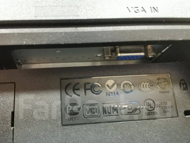 Acer. 19" ����