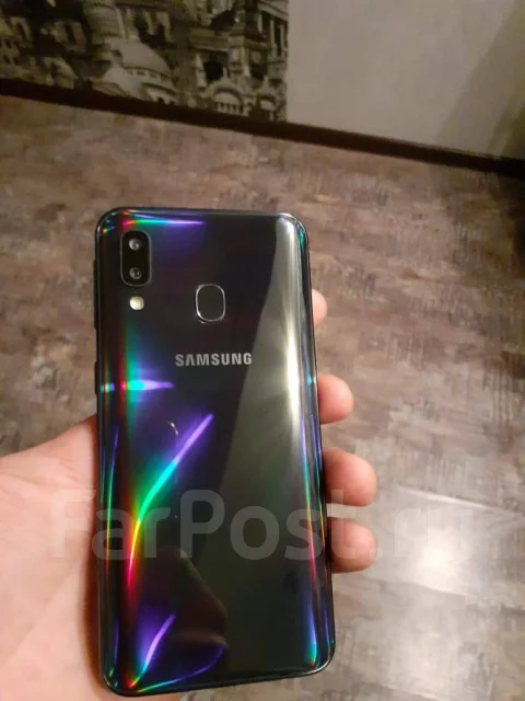 Samsung Galaxy A40. �����, ������, 3G, 4G LTE, Dual-SIM, NFC ����