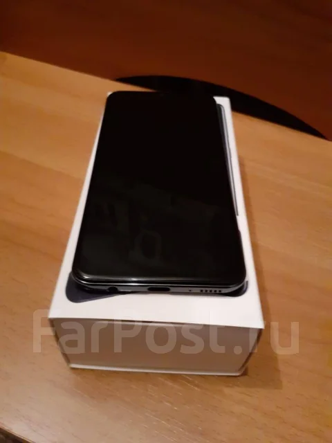 Samsung Galaxy A40. �����, ������, 3G, 4G LTE, Dual-SIM, NFC ����