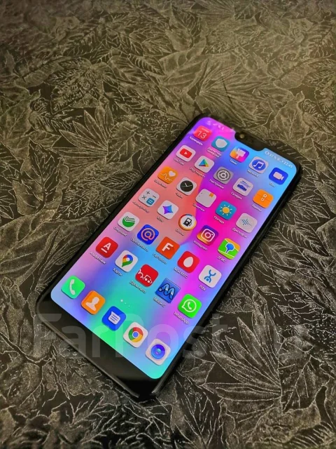 Honor 10. �/�, ������, 3G, 4G LTE, Dual-SIM, NFC ����