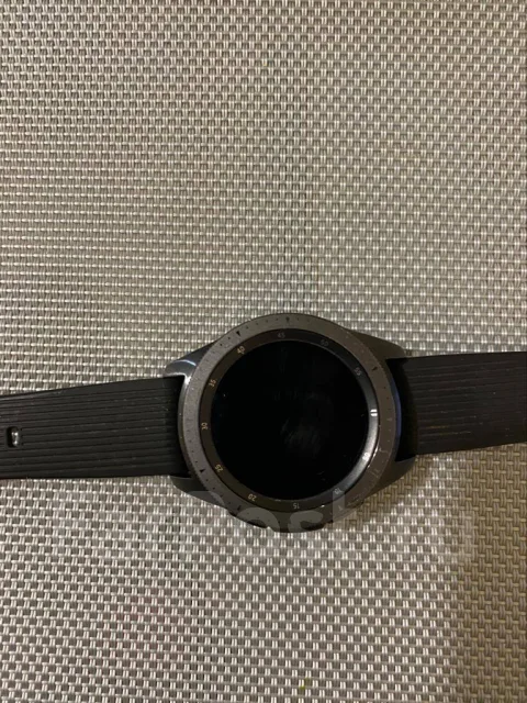 Samsung Galaxy Watch. GPS, NFC, IP68 ����