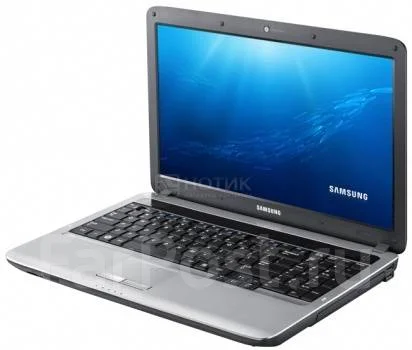 Samsung RV508. 15.6", 2,3����, ��� 4 ��, ���� 320���, WiFi: 1, ����������� �� 2��. ����