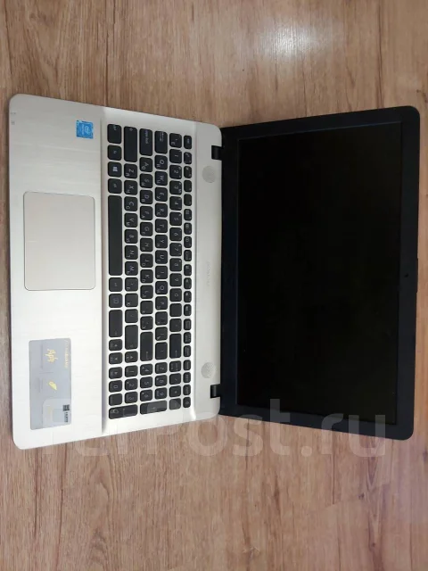 Asus VivoBook D541NA. 15.6", WiFi: 1, Bluetooth: 1 ����