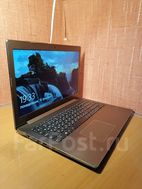 Lenovo IdeaPad 520-15IKB. 15.6", 2,5����, ��� 12 ��, ���� 1 000���, WiFi: 1, Bluetooth: 1, ����������� �� 15��. ����