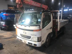 Hino Dutro ����