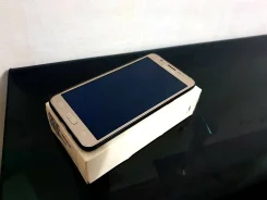 Samsung Galaxy J7. �/�, ������� ����