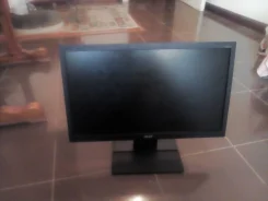 Acer. 19.5"