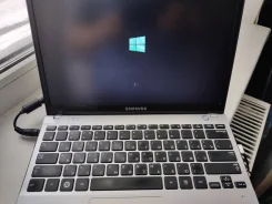 Samsung 350U2B. 14.1", 2,4����, ��� 4 ��, ���� 500���, WiFi: 1, Bluetooth: 1, ����������� �� 1��. ����