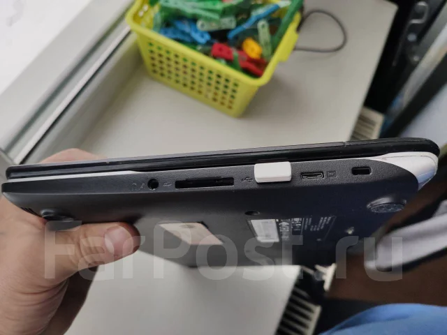 Samsung 350U2B. 14.1", 2,4����, ��� 4 ��, ���� 500���, WiFi: 1, Bluetooth: 1, ����������� �� 1��. ����