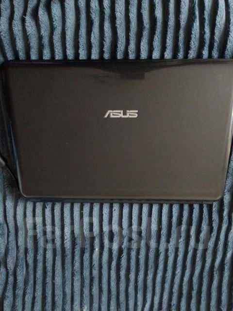 Asus K50IE. 15.6", 2,3����, ��� 4 ��, ���� 300���, WiFi: 1, ����������� �� 1��. ����