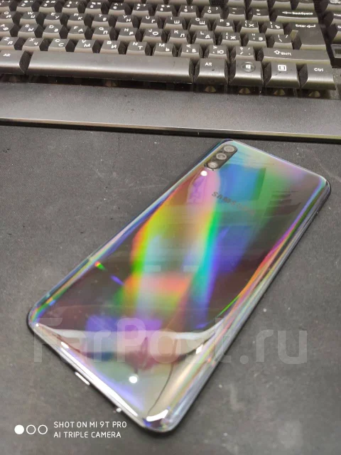 Samsung Galaxy A50. �/�, ������, 3G, 4G LTE, Dual-SIM, NFC ����