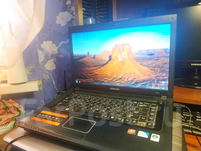 Samsung R522. WiFi: 1, Bluetooth: 1 ����