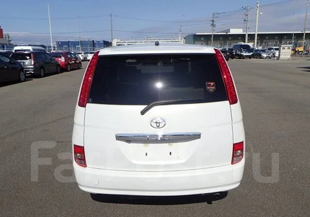 Toyota Isis. ANM10, 1AZ ����