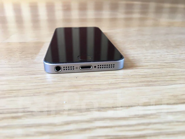 Apple iPhone SE. �/�, �����, 3G, 4G LTE, NFC ����
