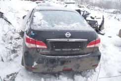 Nissan Almera ����