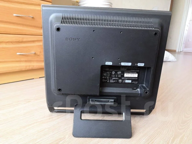 Sony. 17" ����
