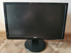 Acer. 19"