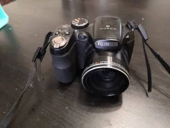 Fujifilm FinePix S2500HD ����