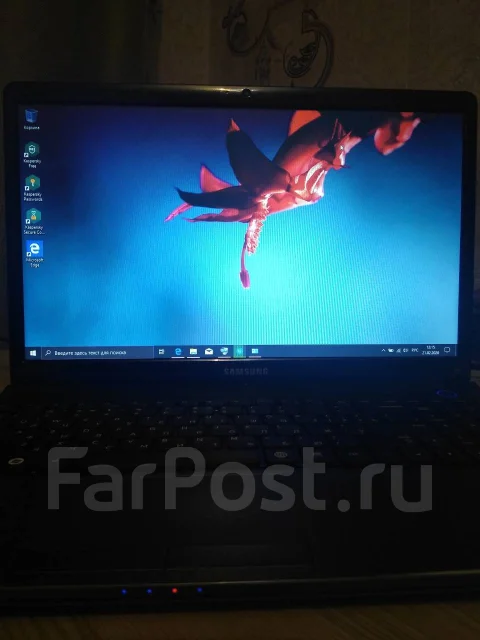Samsung 300E5C. 15.6", ��� 4 ��, WiFi: 1, Bluetooth: 1 ����
