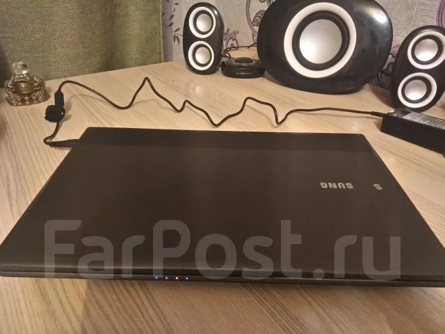 Samsung 300E5C. 15.6", ��� 4 ��, WiFi: 1, Bluetooth: 1 ����