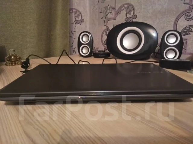 Samsung 300E5C. 15.6", ��� 4 ��, WiFi: 1, Bluetooth: 1 ����
