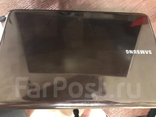 Samsung R540. 15.6", 2,4����, ��� 4 ��, ���� 320���, WiFi: 1, Bluetooth: 1, ����������� �� 1��. ����