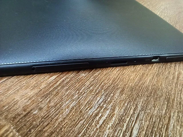 Asus Transformer Pad TF300TG ����