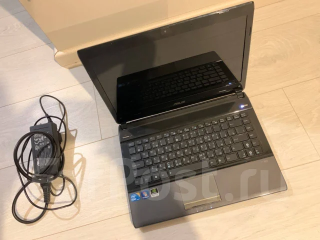 Asus U41JF. 14", 2,9����, ��� 4 ��, ���� 500���, WiFi: 1, Bluetooth: 1, ����������� �� 3��. ����