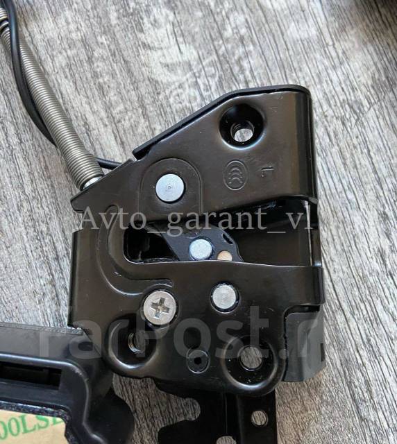 Доводчики тойота ленд крузер 200. Land cruiser 300 дверь. Land cruiser 300 дверь. Land cruiser 200 доводчики дверей. Доводчики дверей toyota rav4 2016.