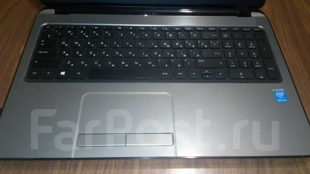 HP 15-r270ur. 15", 2,6����, ��� 8 ��, ���� 60���, WiFi: 1, Bluetooth: 1, ����������� �� 3��. ����