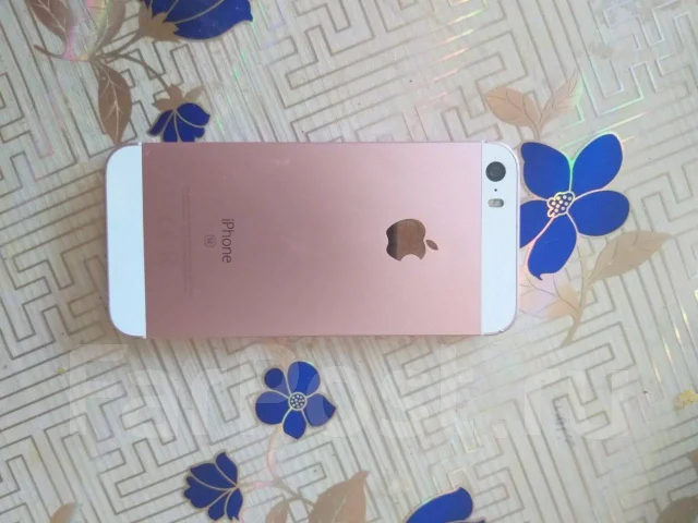 Apple iPhone SE. �/� ����