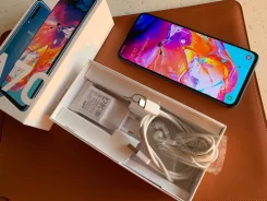 Samsung Galaxy A70. �/�, �����, ������, 3G, 4G LTE, Dual-SIM, ����������, NFC ����