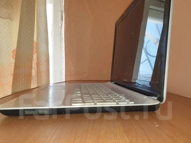 Sony VAIO SVF152C29V. 15.6", 2,4����, ��� 4 ��, ���� 500���, WiFi: 1, Bluetooth: 1, ����������� �� 1��. ����