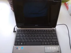 Acer Aspire One. 11.6", 1,3����, ��� 1024 ��, ���� 160���, WiFi: 1, Bluetooth: 1, ����������� �� 8��. ����